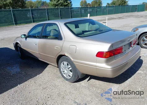2000 Toyota Camry Le z USA, uszkodzony, nr VIN 4T1BG22K9YU012842
